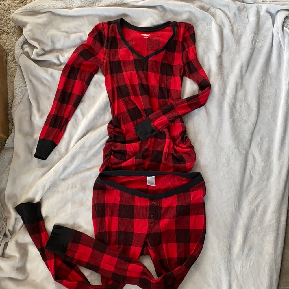 Old navy Christmas maternity pajamas - red black plaid